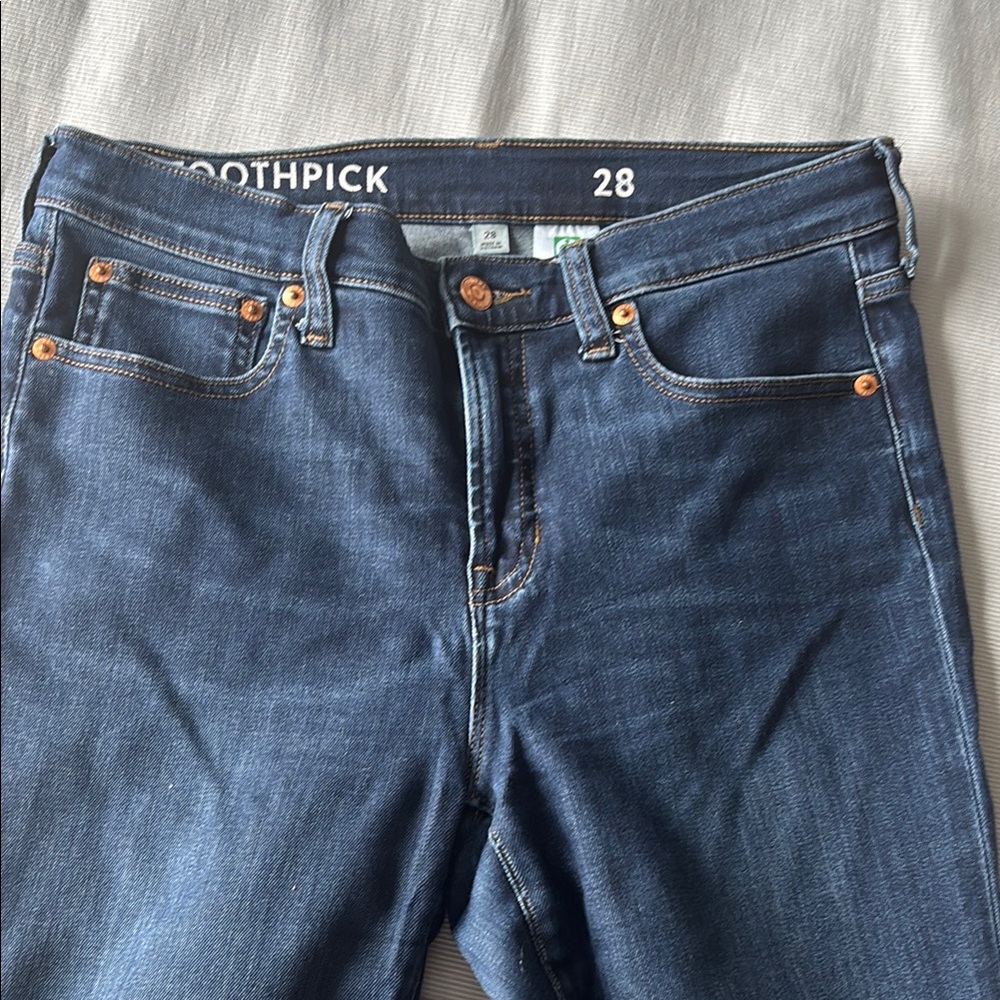 Blue Skinny Jeans with Golden Stitching